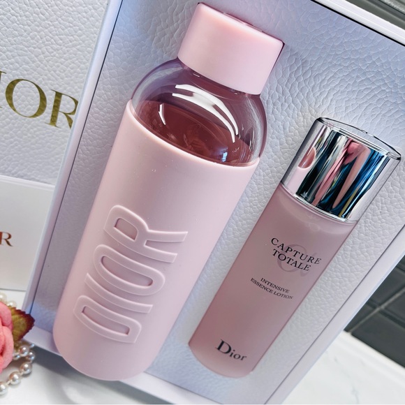 NIB Dior Pink Water Bottle Capture Totale Intensive Essence Lotion 5oz Set New - Picture 5 of 6